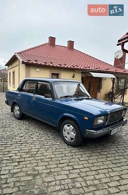Седан ВАЗ 2107 2004 в 