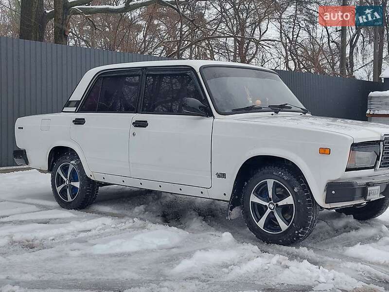 Седан ВАЗ / Lada 2107 2004 в Броварах