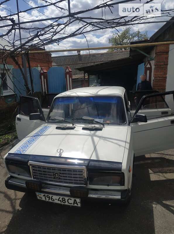 Седан ВАЗ / Lada 2107 1982 в Лебедині