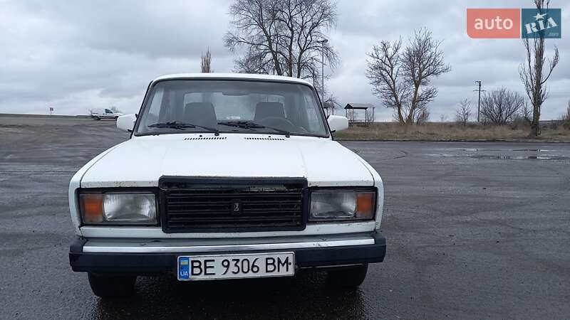 Седан ВАЗ / Lada 2107 2004 в Миколаєві
