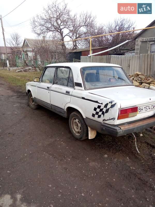 Седан ВАЗ / Lada 2107 2004 в Одессе