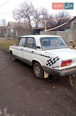 Седан ВАЗ / Lada 2107 2004 в Одессе