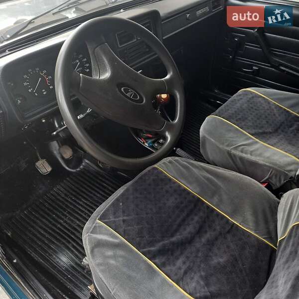 Седан ВАЗ / Lada 2107 2003 в Рени