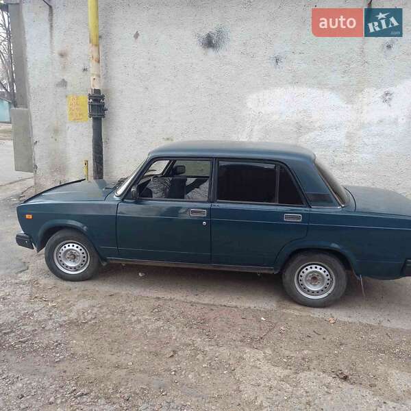 Седан ВАЗ / Lada 2107 2003 в Рени