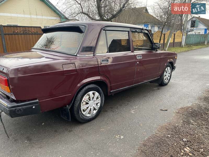 Седан ВАЗ / Lada 2107 2005 в Шполе