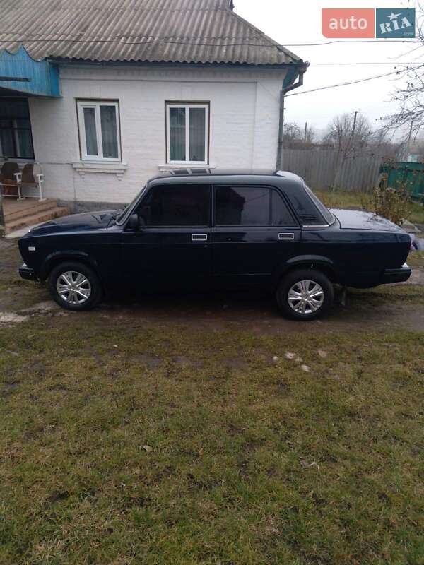 Седан ВАЗ / Lada 2107 2005 в Тетієві