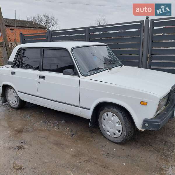 Седан ВАЗ / Lada 2107 2003 в Виноградові
