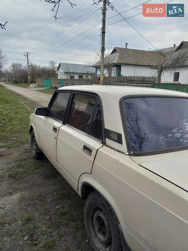 Седан ВАЗ / Lada 2107 1992 в Монастирищеві