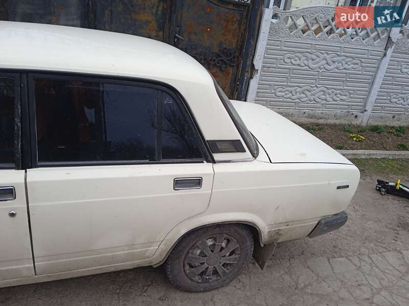 Седан ВАЗ / Lada 2107 1993 в Апостоловому
