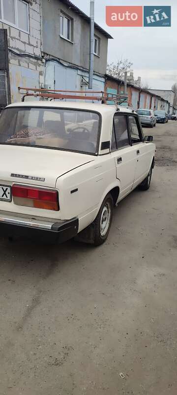 Седан ВАЗ / Lada 2107 1988 в Вишневом фото 4 Седан ВАЗ / Lada 2107 1988 в Вишневом