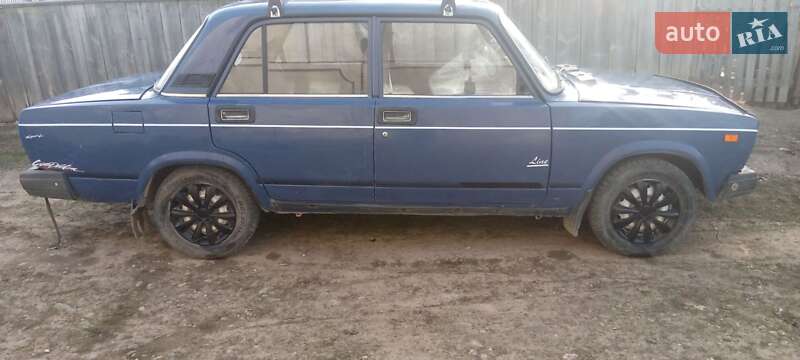Седан ВАЗ / Lada 2107 2006 в Хотине