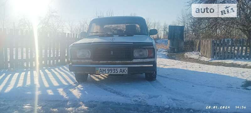 Седан ВАЗ / Lada 2107 1996 в Черняхове