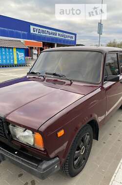 Седан ВАЗ / Lada 2107 2005 в Сумах