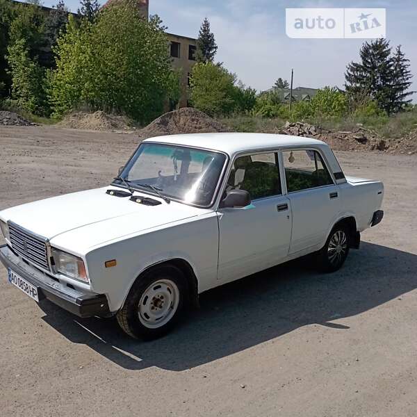 Седан ВАЗ / Lada 2107 1986 в Берегово