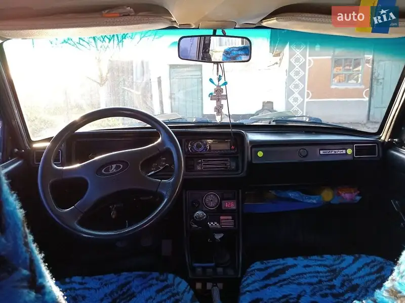 Седан ВАЗ 2107 2004 в 