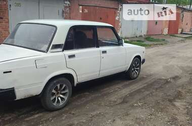 Седан ВАЗ / Lada 2107 1994 в Сумах