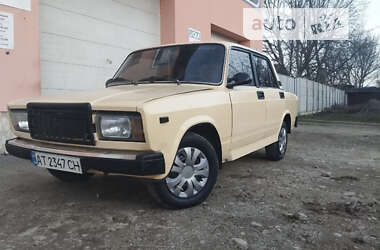 Седан ВАЗ / Lada 2107 1984 в Верховине