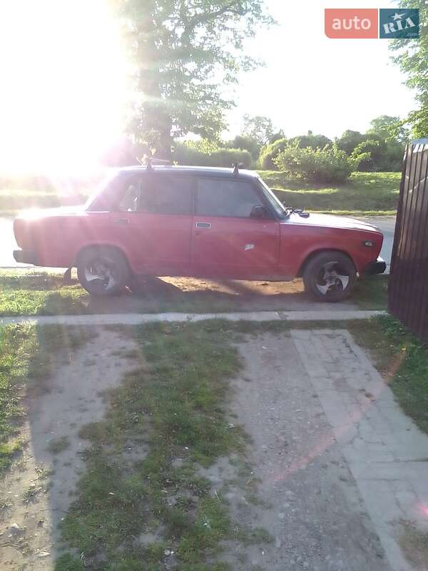 Седан ВАЗ / Lada 2107 1984 в Стрые