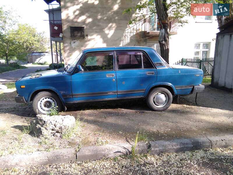 Седан ВАЗ / Lada 2107 2004 в Днепре