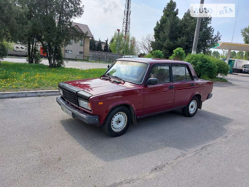 Седан ВАЗ / Lada 2107 2001 в Дніпрі
