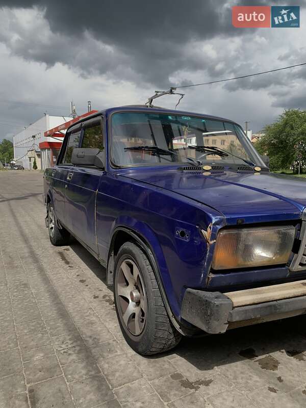 Седан ВАЗ / Lada 2107 1995 в Львове