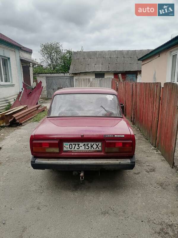 Седан ВАЗ / Lada 2107 1995 в Броварах