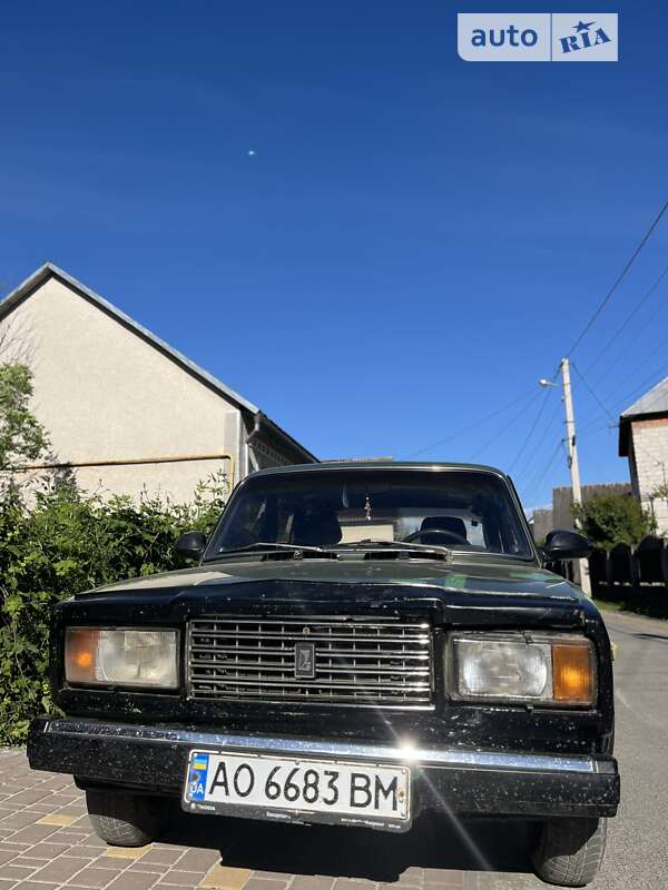 Седан ВАЗ / Lada 2107 2003 в Хусте