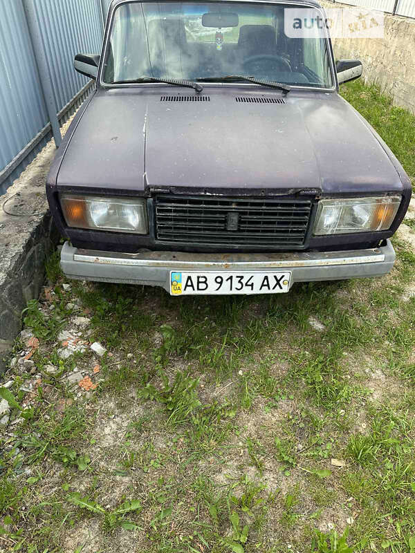 Седан ВАЗ / Lada 2107 1990 в Виннице