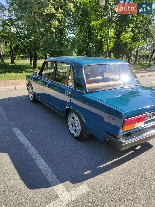 Седан ВАЗ / Lada 2107 2002 в Одесі