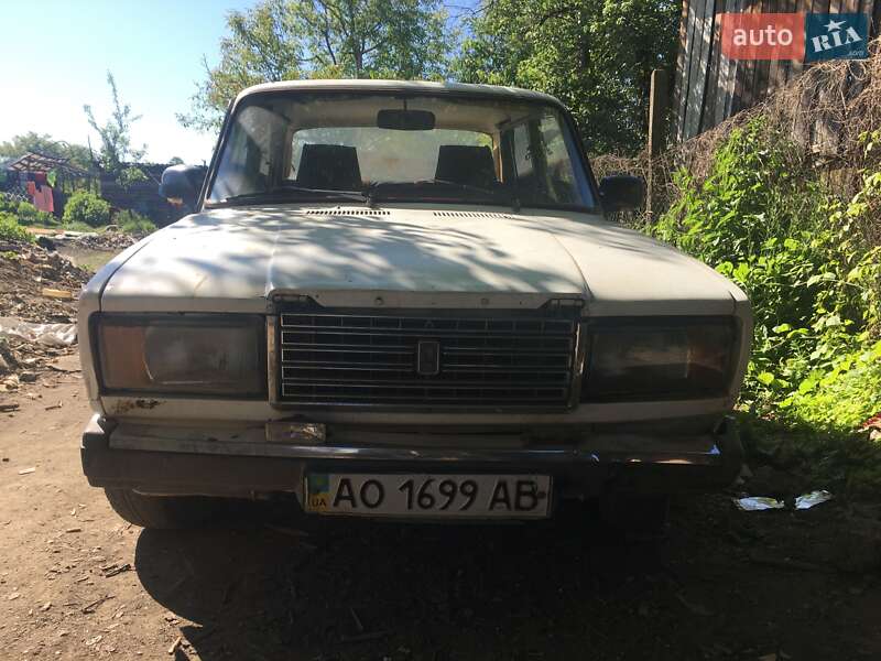 Седан ВАЗ / Lada 2107 1996 в Ужгороде