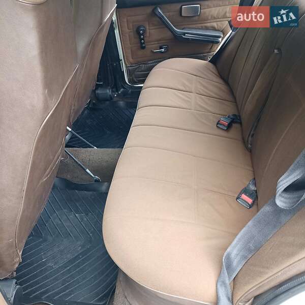 Седан ВАЗ / Lada 2107 1988 в Киеве