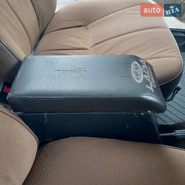 Седан ВАЗ / Lada 2107 1988 в Киеве