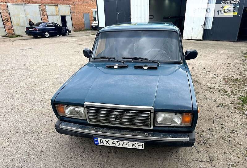 Седан ВАЗ / Lada 2107 1998 в Валках