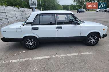 Седан ВАЗ / Lada 2107 2003 в Днепре