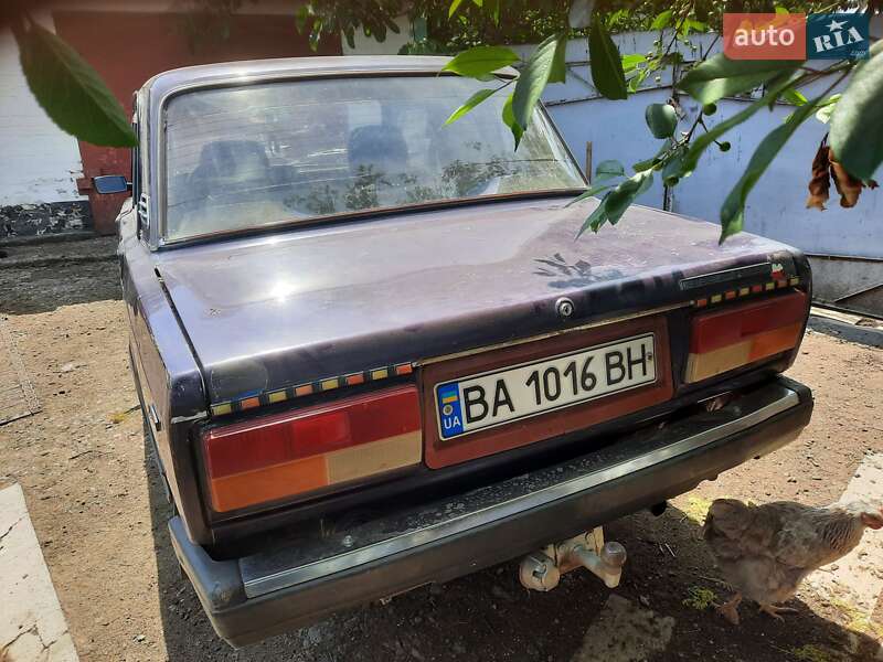 Седан ВАЗ / Lada 2107 1999 в Умани