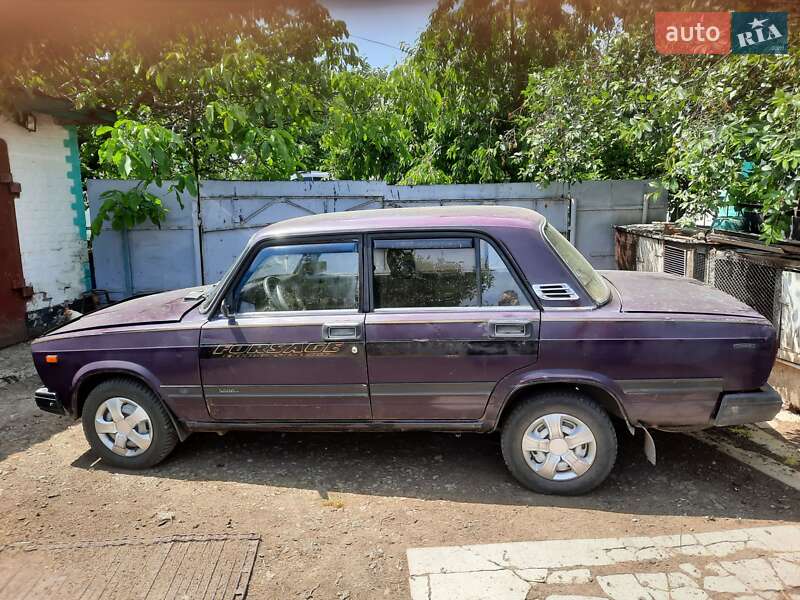 Седан ВАЗ / Lada 2107 1999 в Умани