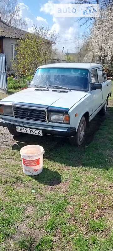 Седан ВАЗ / Lada 2107 1984 в Луцке