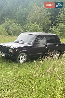 Седан ВАЗ / Lada 2107 2004 в Тячеве