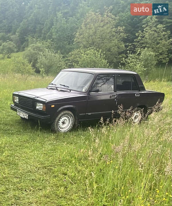 Седан ВАЗ / Lada 2107 2004 в Тячеве