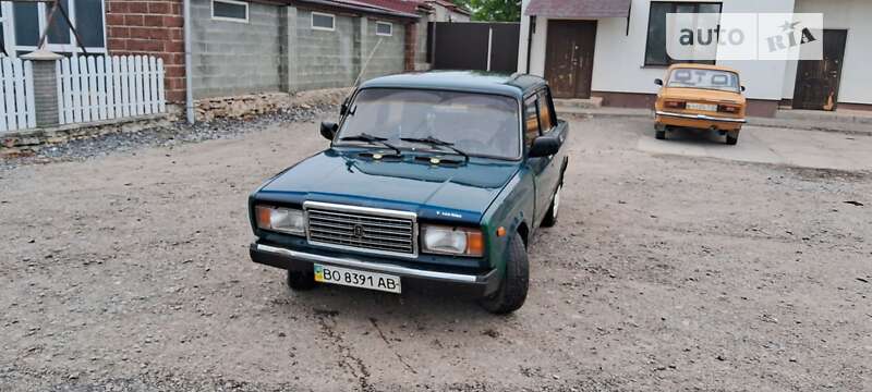Седан ВАЗ / Lada 2107 2005 в Шумске