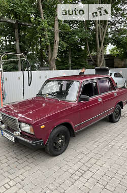 Седан ВАЗ / Lada 2107 2001 в Одессе