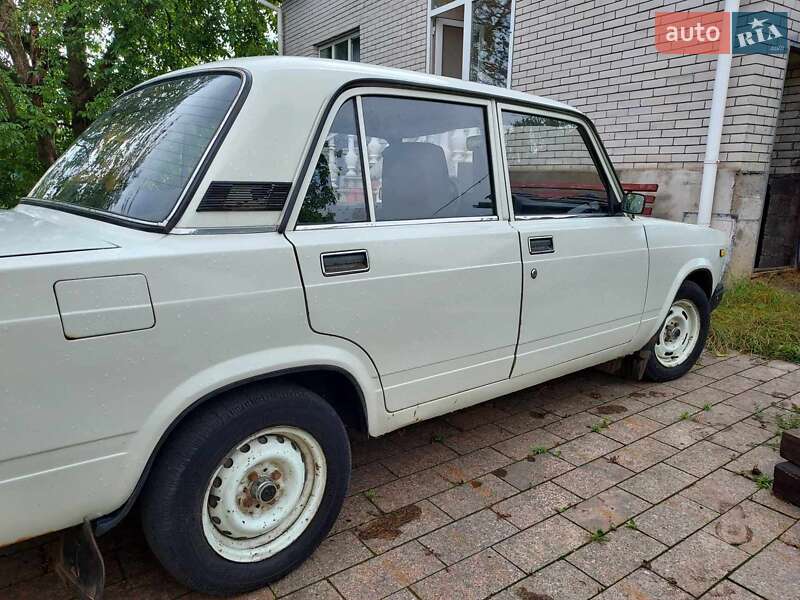 Седан ВАЗ / Lada 2107 1991 в Бердичеве