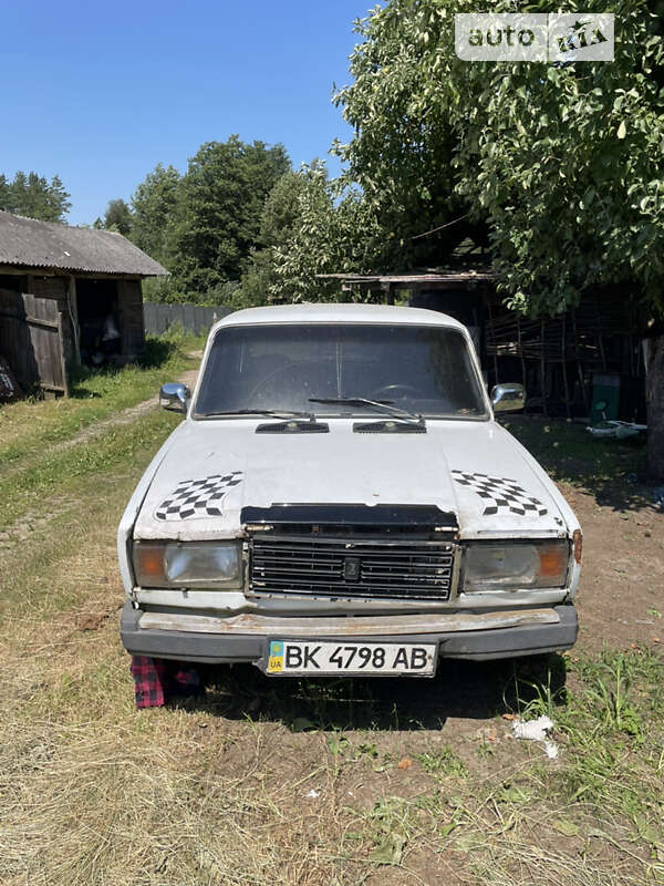 Седан ВАЗ / Lada 2107 1996 в Березному