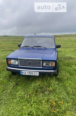 Седан ВАЗ / Lada 2107 2006 в Киеве