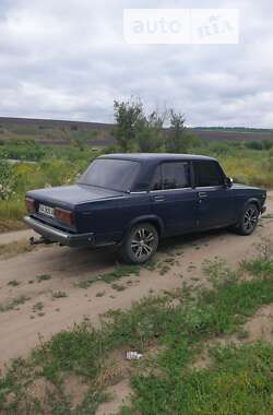 Седан ВАЗ / Lada 2107 1992 в Киеве