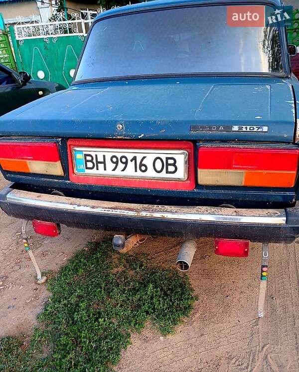 Седан ВАЗ / Lada 2107 2001 в Одессе