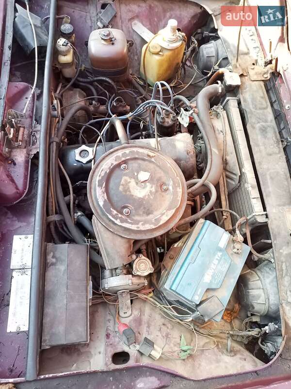 Седан ВАЗ / Lada 2107 2000 в Надворной