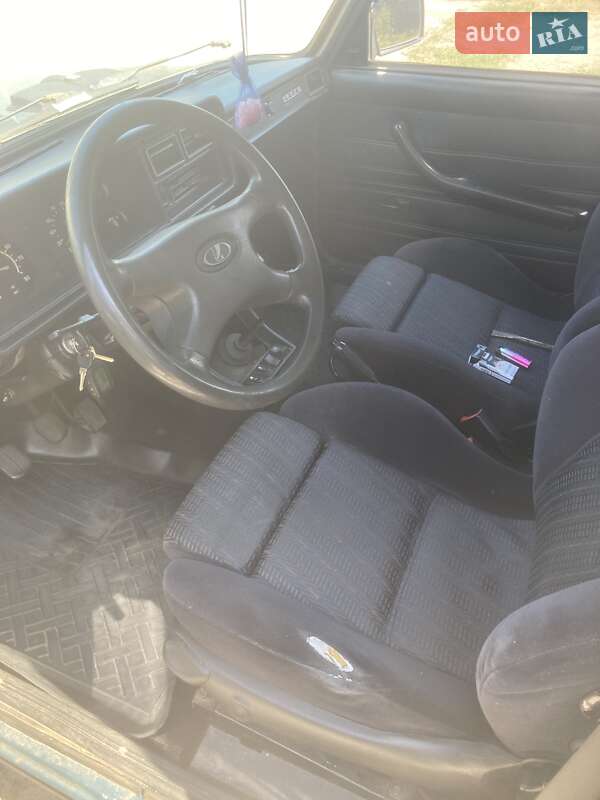 Седан ВАЗ / Lada 2107 2005 в Киеве