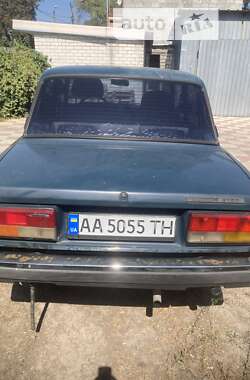 Седан ВАЗ / Lada 2107 2005 в Киеве