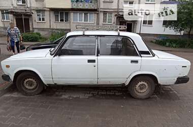 Седан ВАЗ / Lada 2107 2002 в Сумах